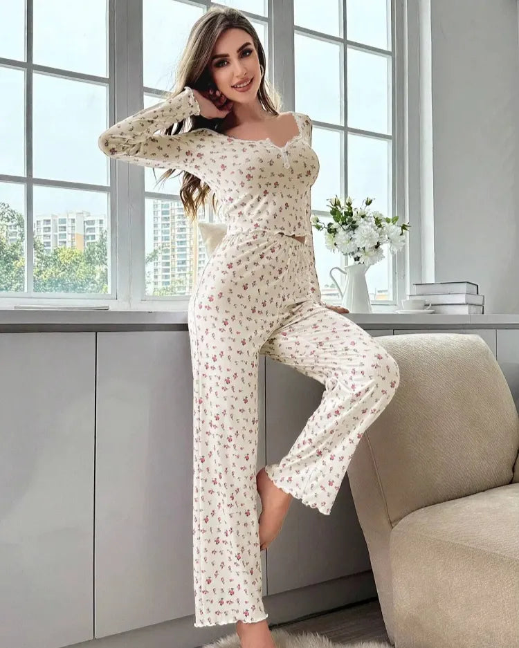 Floral Lettuce-Trim Pyjama Set - Voldara
