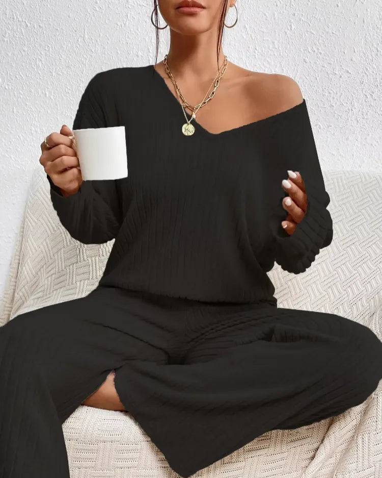 Ribbed V-Neck Pyjama Set - Voldara