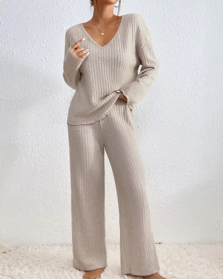 Ribbed V-Neck Pyjama Set - Voldara